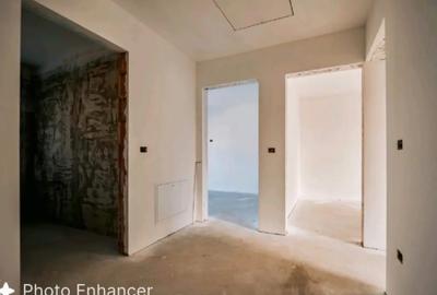 Casă cu 4 camere cu Teren 200 Mp în Central - 2