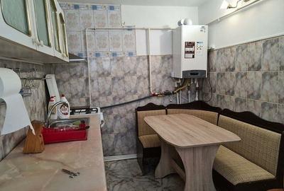 De inchiriat - casa P+1E+M - zona Port, langa liceul de Marina - 3