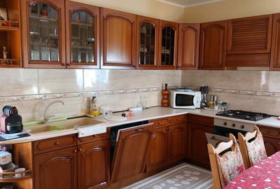 Casă cu 4 camere în Central - 2