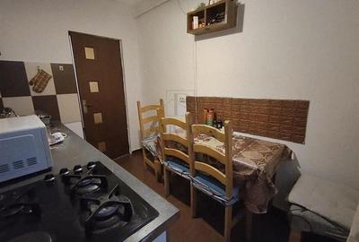 SAGULUI - ETAJ 3 - DECOMANDAT - 3 CAMERE - CENTRALA PROPRIE - 8