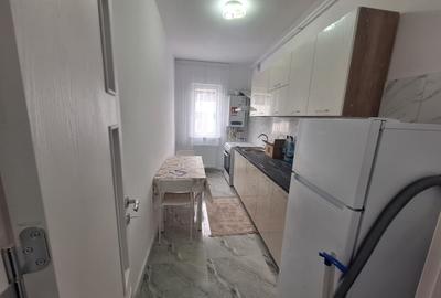 Apartament cu 2 camere decomandat în Apusului - 4