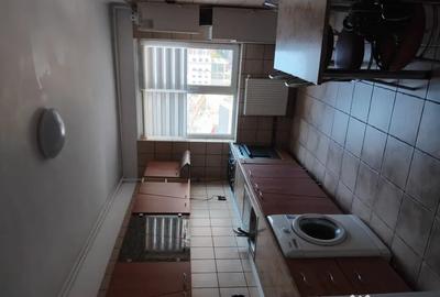 Apartament cu 3 camere decomandat în Micro 6 - 2