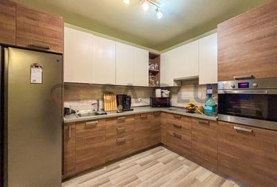 Apartament cu 3 camere semidecomandat, mobilat în Central - 3