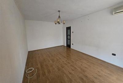 Apartament cu 3 camere decomandat, mobilat în Poștei - Bucov - 1