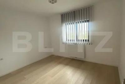 Casă cu 5 camere cu Teren 1600 Mp în Central - 1