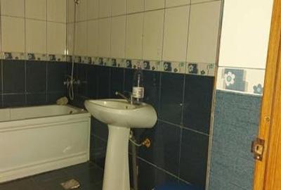 Ap 3 cam. in Gavana 3 in sup de 95 mp, 788 E/mp, an 2008 la pret 75 350 euro . - 5