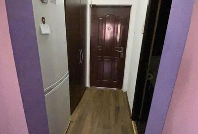 Inchiriez garsoniera - 2