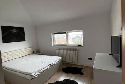 Apartament cu 3 camere semidecomandat în Central - 2
