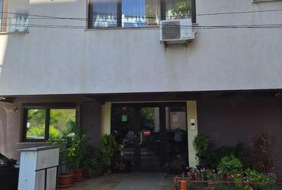Apartament cu 3 camere semidecomandat în Băneasa - 1