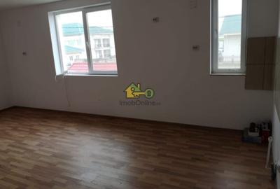 Casă individuală cu 6 camere cu Canalizare în Ultracentral - 9