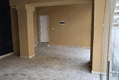 Spațiu comercial, de 45 mp, în Central - 1