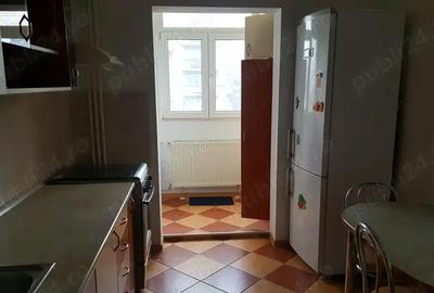 Apartament cu 3 camere semidecomandat, mobilat în Tei - 1