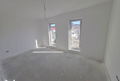 Casă cu 4 camere cu Teren 500 Mp în Livezeni - 5
