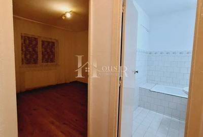 Zona Lipovei. Etaj 3. Decomandat. - 10