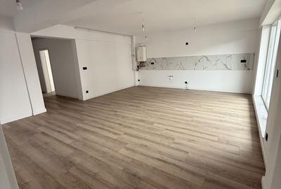 Casă cu 4 camere în Central - 2