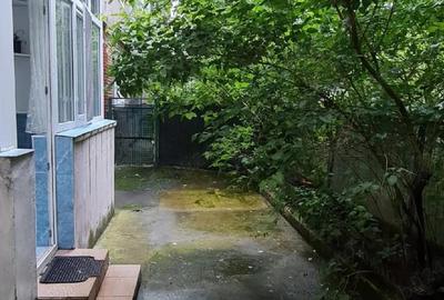 Apartament cu 2 camere semidecomandat în Micro 4 - 5