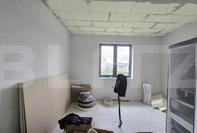 Casă cu 4 camere cu Teren 750 Mp în Păulești - 14