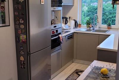 Apartament cu 3 camere decomandat în Central - 1