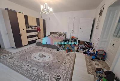 Casă cu 3 camere cu Teren 286 Mp în Central - 11