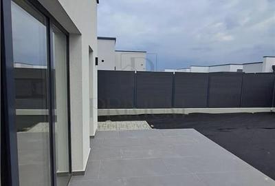 Duplex modern - ocupabil imediat -  asfalt - 1