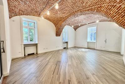 Spatiu birou in cladire istorica restaurata - 1