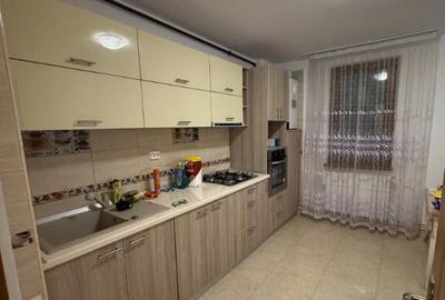 Vand apartament cu 3 camere decomandat - 1