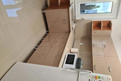 Apartament cu 3 camere decomandat în Tineretului - 1