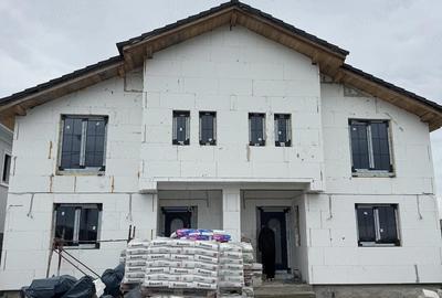 Casă cu 5 camere cu Teren 575 Mp în Moșnița Nouă - 2