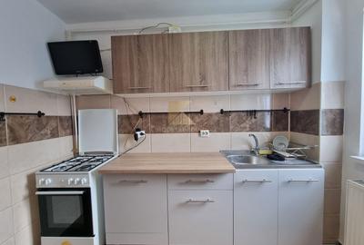 Apartament cu 3 camere semidecomandat în Gării - 3