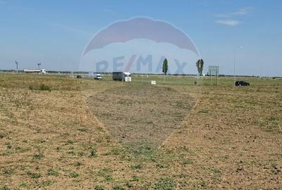 Teren Construcții intravilan de 10164 mp, în Est - 2
