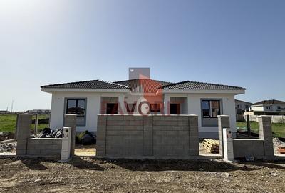 Duplex cu 3 camere cu Canalizare în Moșnița Nouă - 1