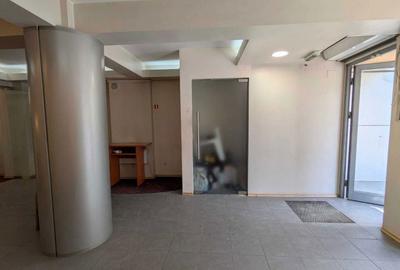 Spațiu comercial, de 71 mp, în Central - 7