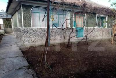 Casă cu 5 camere cu Teren 675 Mp în Central - 1