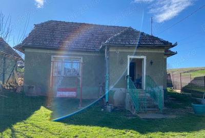 Casa demolabila de vanzare la tara com Mociu - 1