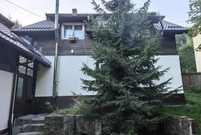 Vila/ pensiune - 11 camere - Moieciu de jos - 1