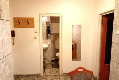 Garsonieră decomandată, mobilată în Decebal - 5