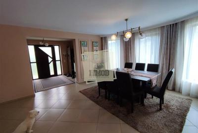 Casa cu 4 camere 3 bai garaj inchis si teren 1100 mp in Tocile - 4