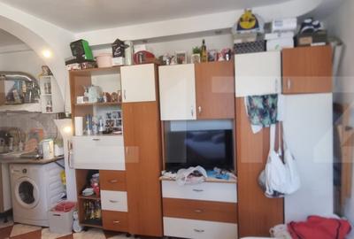 Garsoniera cu baie si geam mare  - scara foarte ingrijita - 4