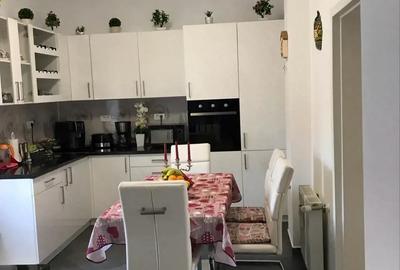 Casă cu 4 camere în Central - 9