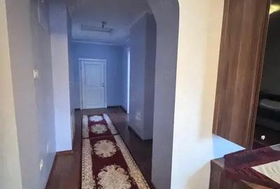 Casă cu 8 camere cu Teren 700 Mp în Rădăuți - 1