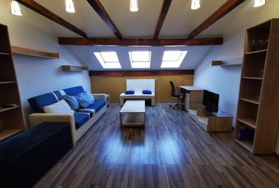 Apartament cu 2 camere semidecomandat în P-ța Unirii