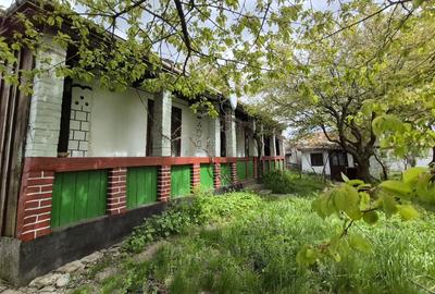 Casă cu 4 camere în Central - 1
