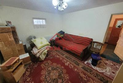 Casa in Banesti,-- 52.000e - 2