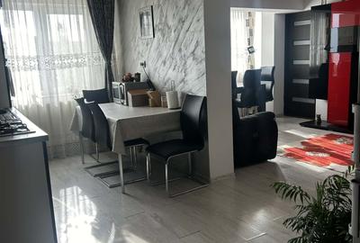Apartament cu 3 camere semidecomandat în Est