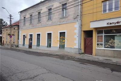 Spațiu comercial, de 72 mp, în Central - 8