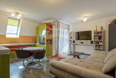 Apartament cu 3 camere decomandat, mobilat în Tractorul