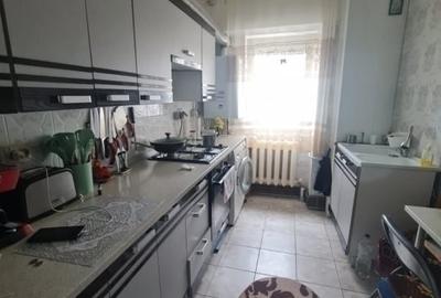 Gara- 2 camere- bloc 1984- etaj intermediar - 3