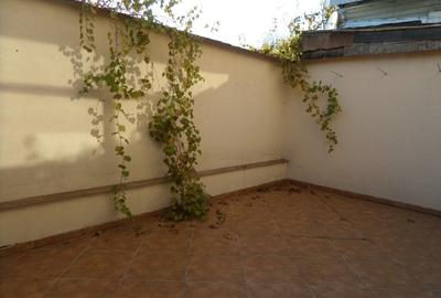 Casă individuală cu 3 camere cu Garaj în Apărătorii Patriei - 12