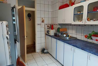 Apartament cu 3 camere decomandat în Uverturii - 3