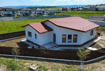 Casă cu 3 camere în Valea Ursului - 1